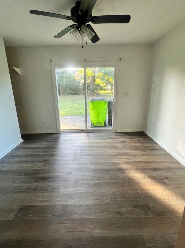 Building Photo - Great Duplex for Rent