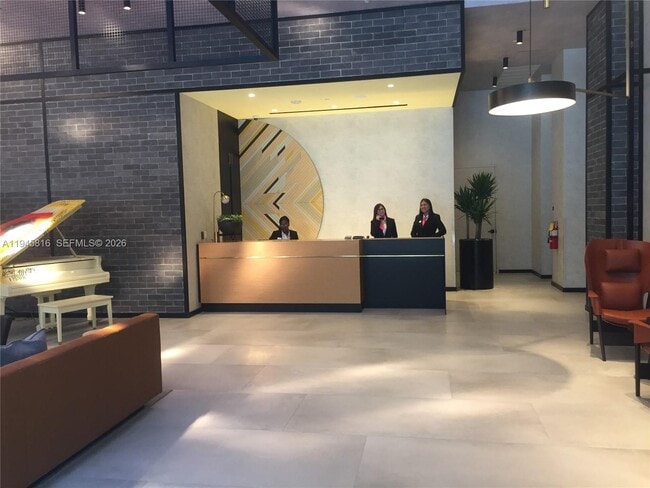 Building Photo - 121 NE 34th St