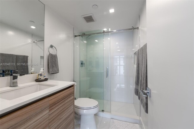 Building Photo - 5757 Collins Ave