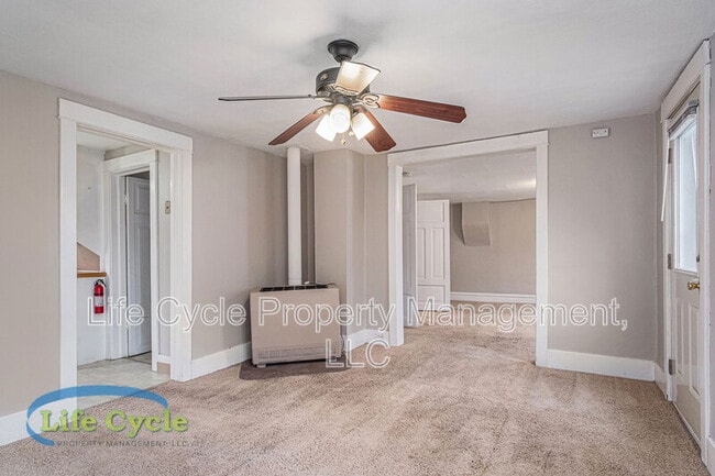 Building Photo - 1004 Chatham St NW