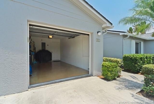 Building Photo - 4949 N Hwy A1A