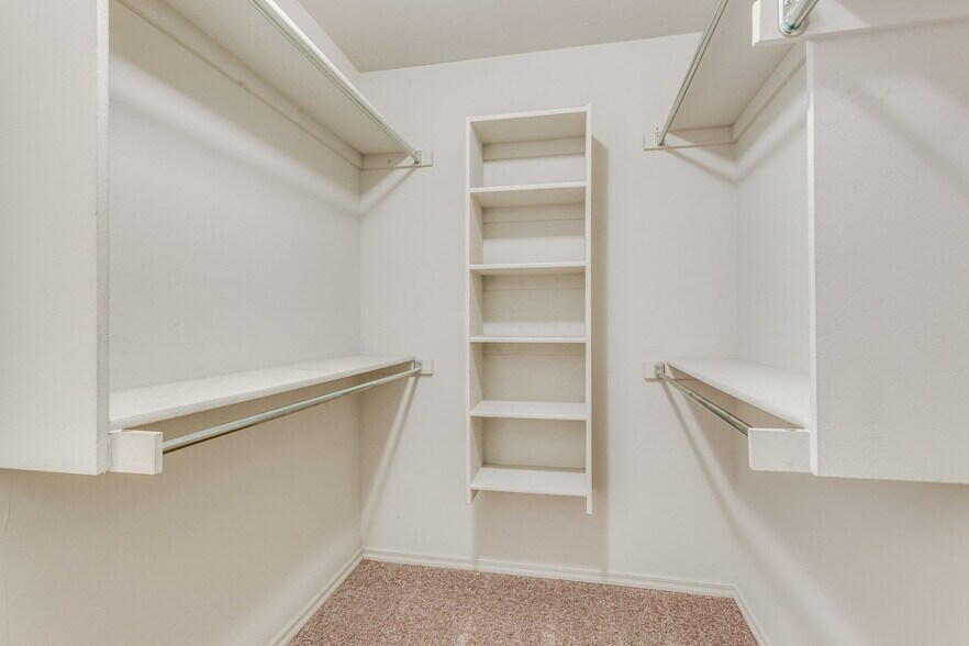 Building Photo - 1308 Heathrow Way