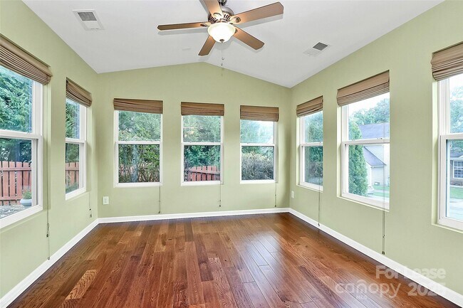 Building Photo - 7000 Dacian Ln