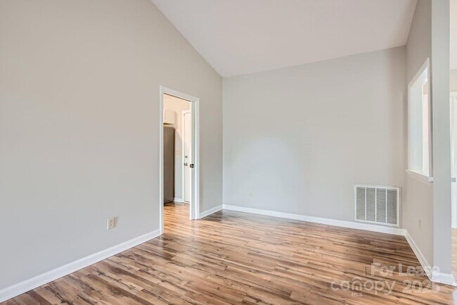 Building Photo - 7201 Canyon Dr