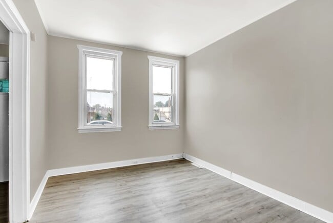 Building Photo - Coming Soon! Cozy 3 Bedroom, 1 Bath Home i...