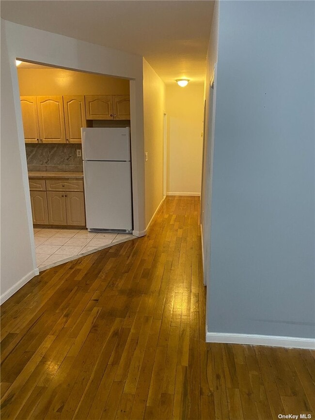 Building Photo - 163-26 Claude Ave