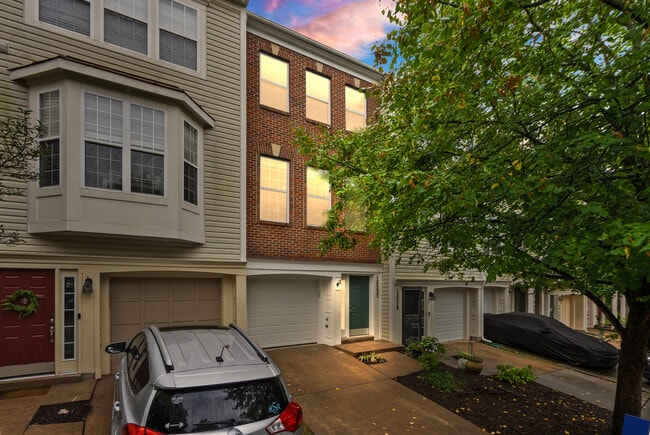 Building Photo - 12527 Heykens Ln