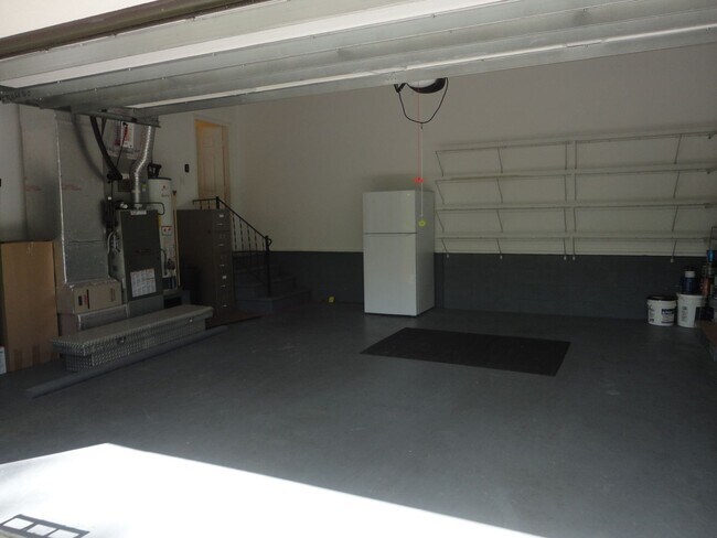 Building Photo - Beautiful 3 BR/2.5 BA in Park Avenue Subdivision