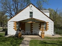 Building Photo - 1200 E South Ave