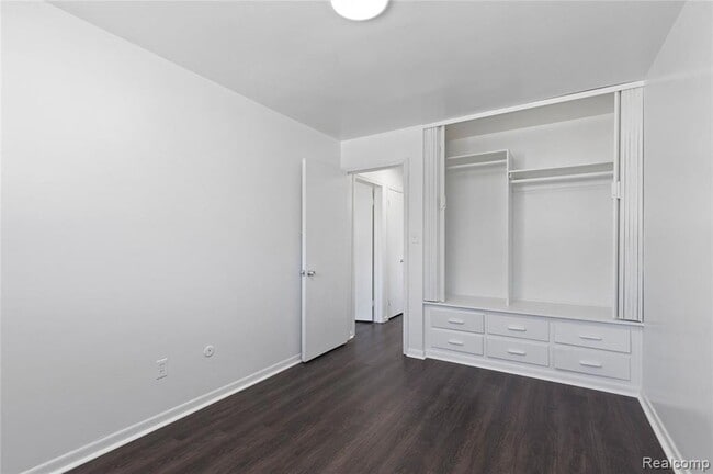 Building Photo - 11611 Morang Ave