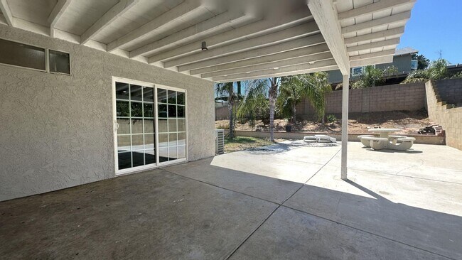Building Photo - 1177 Springbrook St