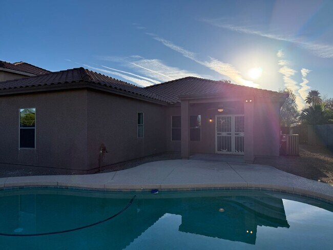 Building Photo - 33190 N Cherry Creek Rd