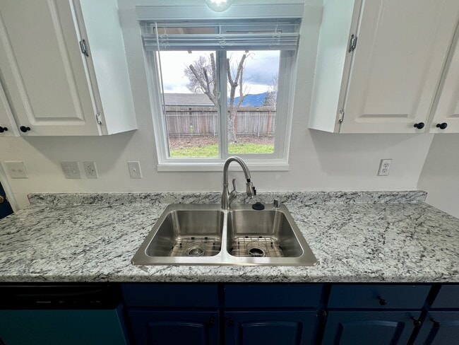 Building Photo - 1001 Olympic Ave