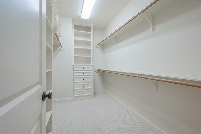 Building Photo - 1804 Haddon St