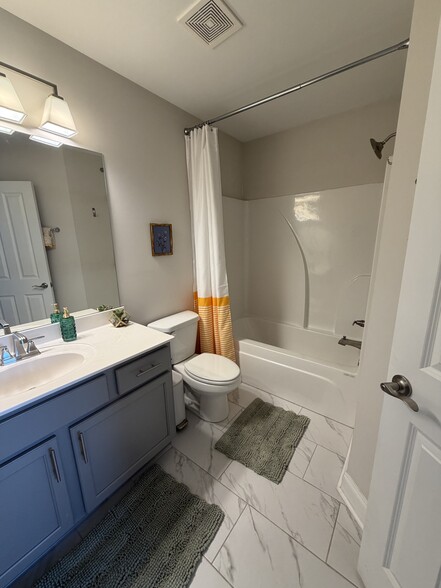 Building Photo - 1037 Milson Ln