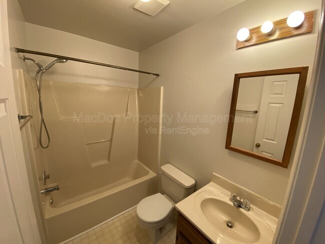 Building Photo - 212 Farrell Ln