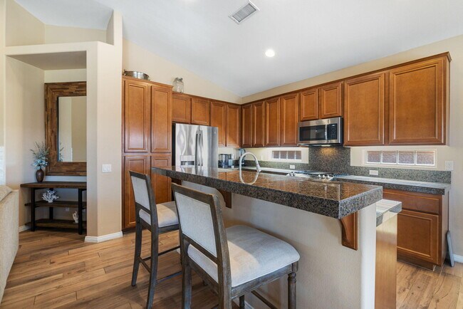 Building Photo - 79699 Carmel Valley Ave