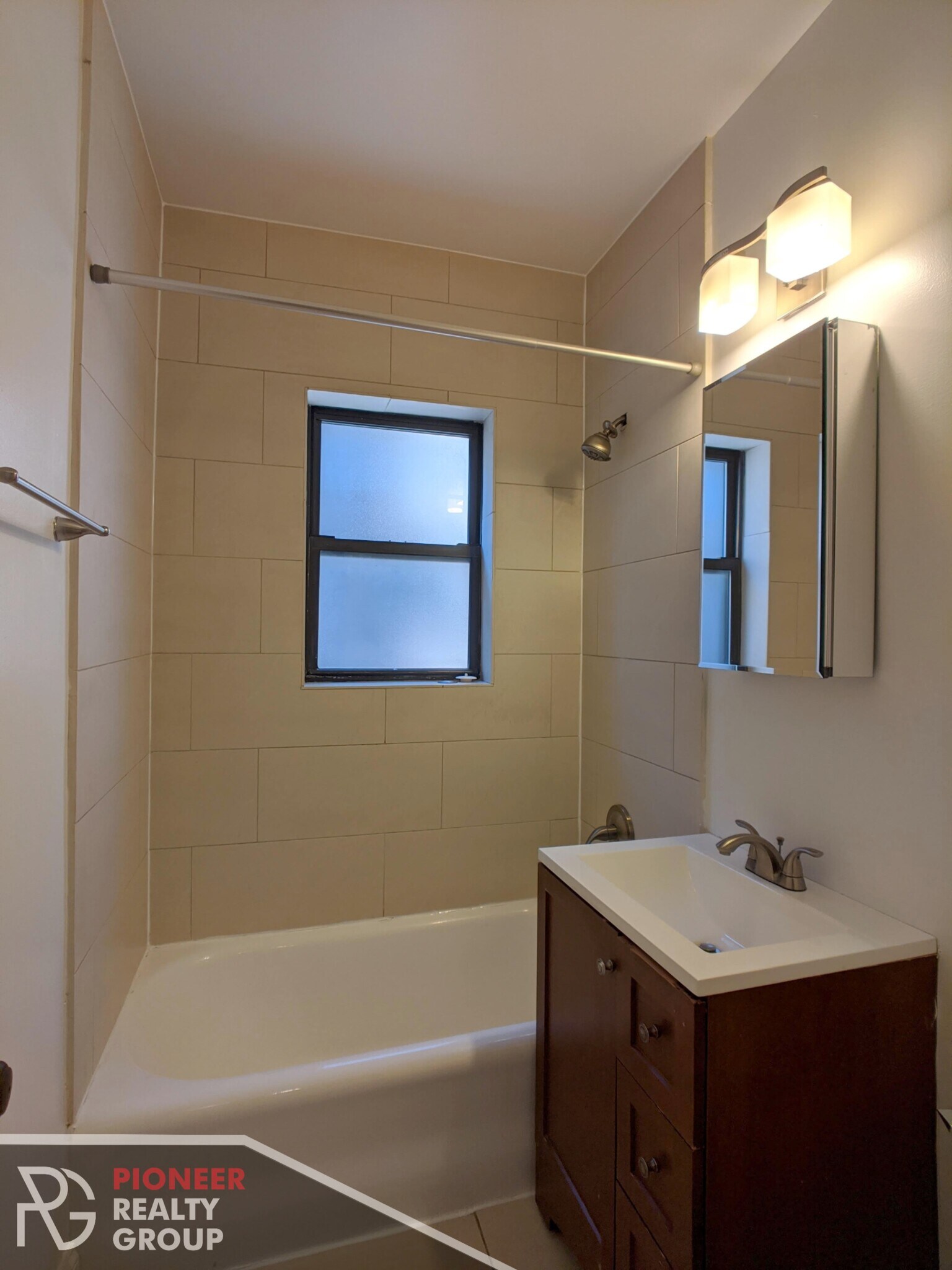 Building Photo - 4034 N Ashland Ave