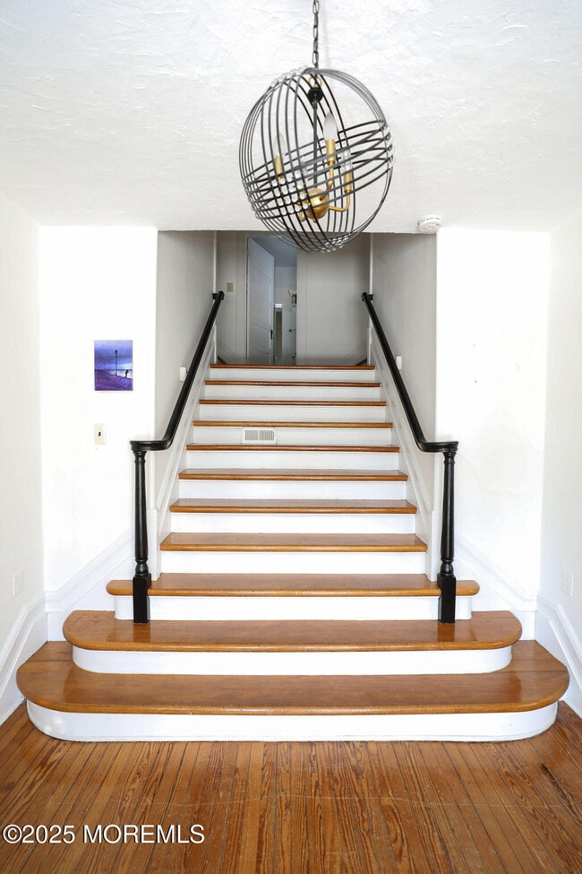 Building Photo - 17 Beach Rd