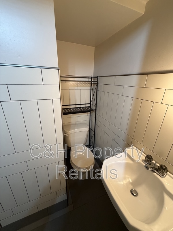 Building Photo - 1126 Lendel Ln