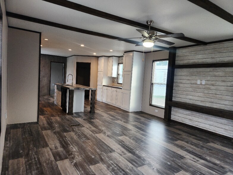 Building Photo - 1269 N Adkins Hill Rd