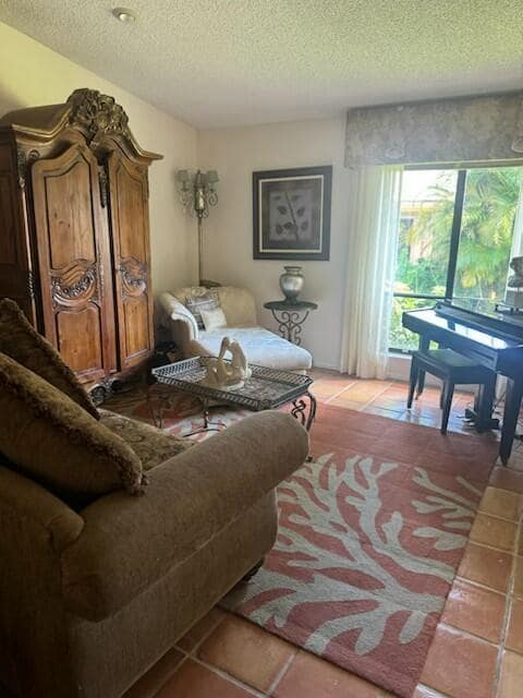 Building Photo - 5723 Lakeview Mews Cir