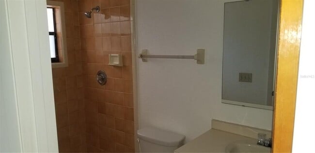 Building Photo - 594 Heather Ln