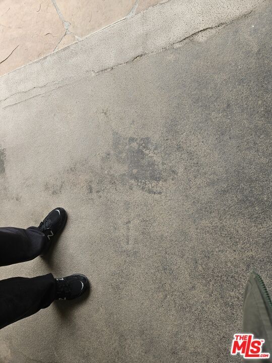 Building Photo - 8561 Holloway Dr