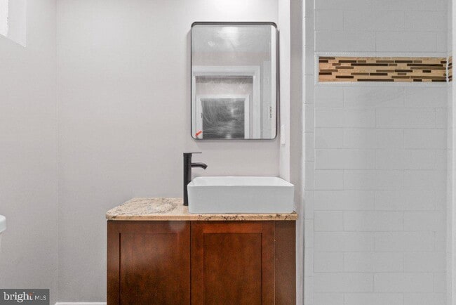 Building Photo - 131 Stanmore Rd