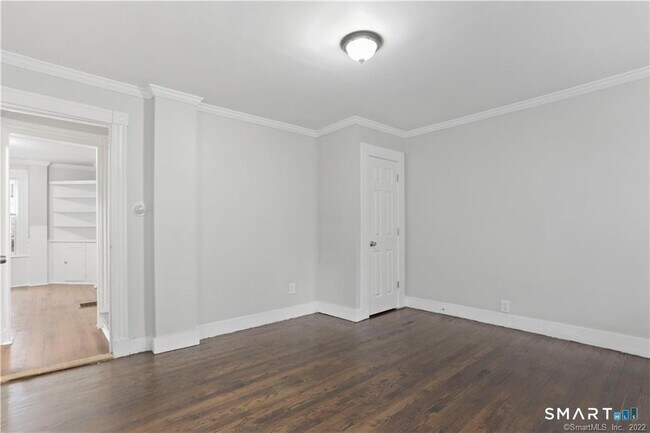 Building Photo - 393 Huntington St
