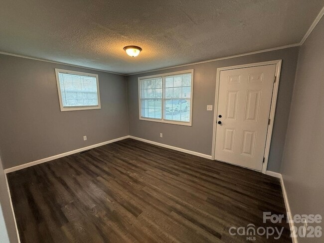 Building Photo - 1456 17th Ave NE