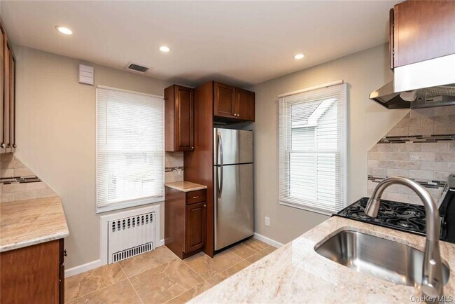 Building Photo - 9 Capitol Ave