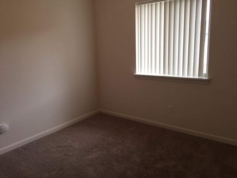 Building Photo - 1449 SW Sagebrush Ln