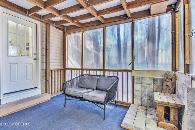 Building Photo - 61 Adamston Dr