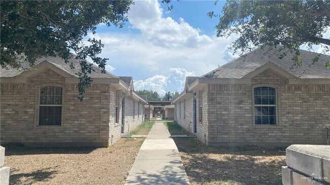 Primary Photo - 12 West Dr