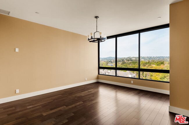 Building Photo - 10350 Wilshire Blvd