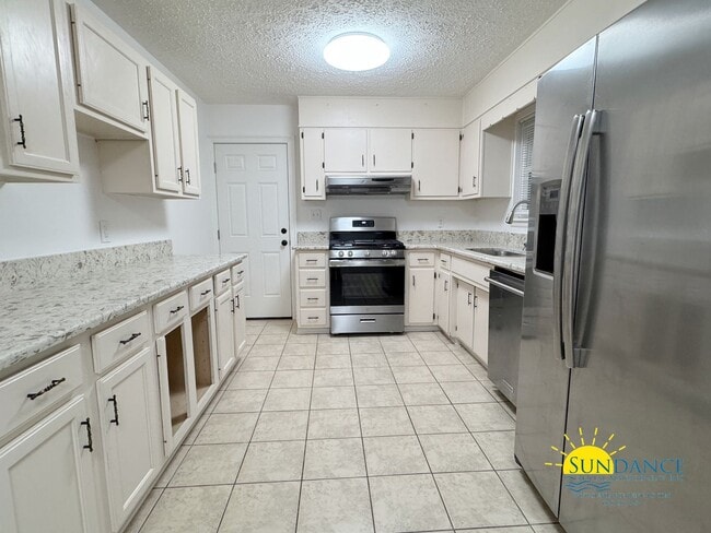 Building Photo - Beautiful 3 Bedroom Home in Fort Walton Be...