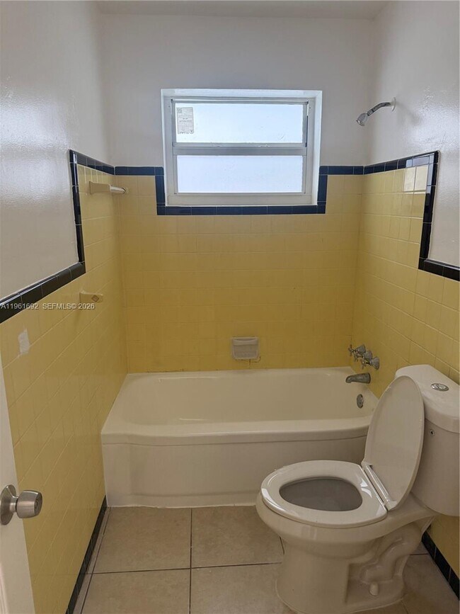 Building Photo - 14355 NE 6th Ave