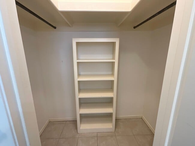 Building Photo - *NOW AVAILABLE* Absolutely Gorgeous 2 Bedr...