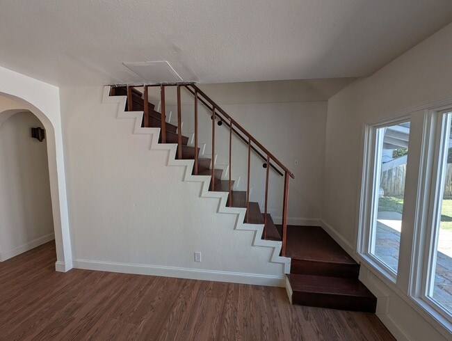 Building Photo - 4 Bedroom Home near Caldwell Park