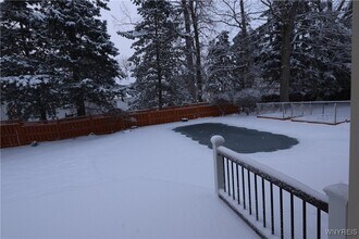 Building Photo - 40 Vassar Dr