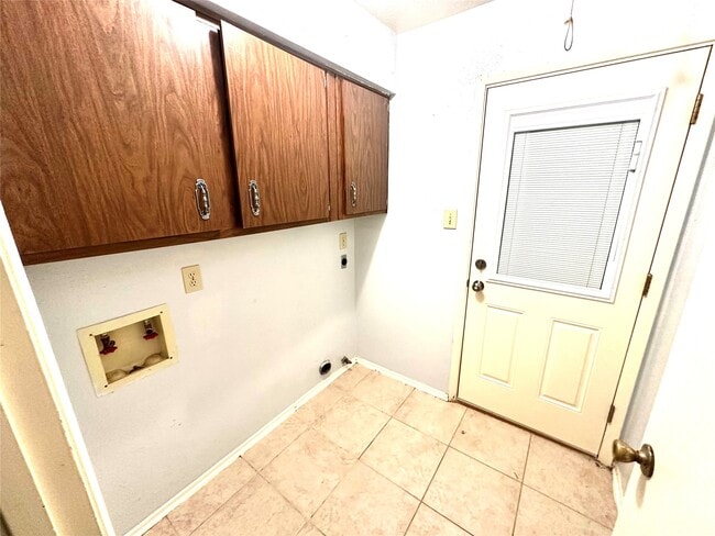 Building Photo - 18 Brookflower Rd