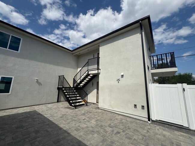 Building Photo - 2102 N Pass Ave