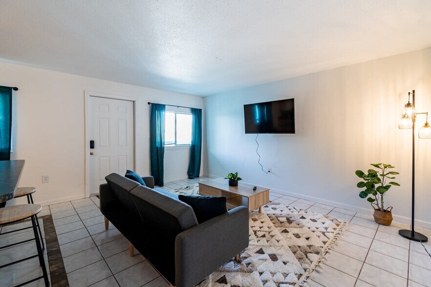 Building Photo - 505 Fillmore Ave