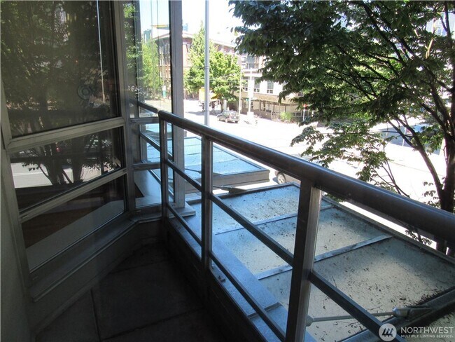 Building Photo - 1Bd/1Ba Seattle Condo