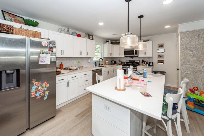 Building Photo - 4 Bedroom, 3 Bathroom Home in Magnolia Ranch - West Ashley