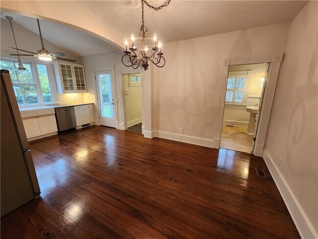 Building Photo - 1055 Longley Ave NW