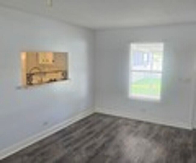 Building Photo - 612 Pine Grove Ct