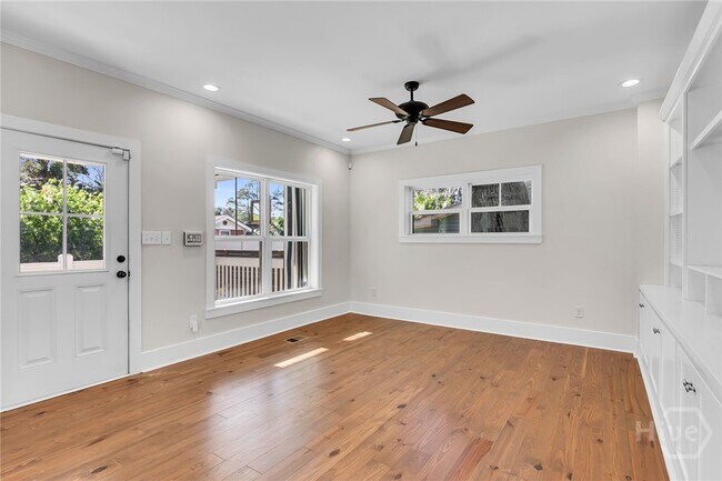 Building Photo - 3223 Bannon Ave