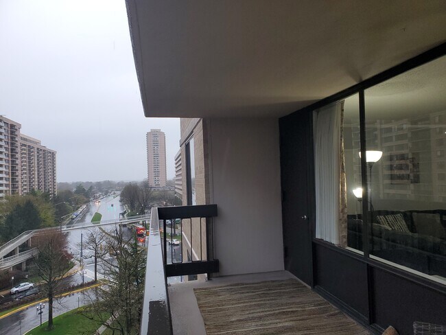 Building Photo - 3701 S George Mason Dr